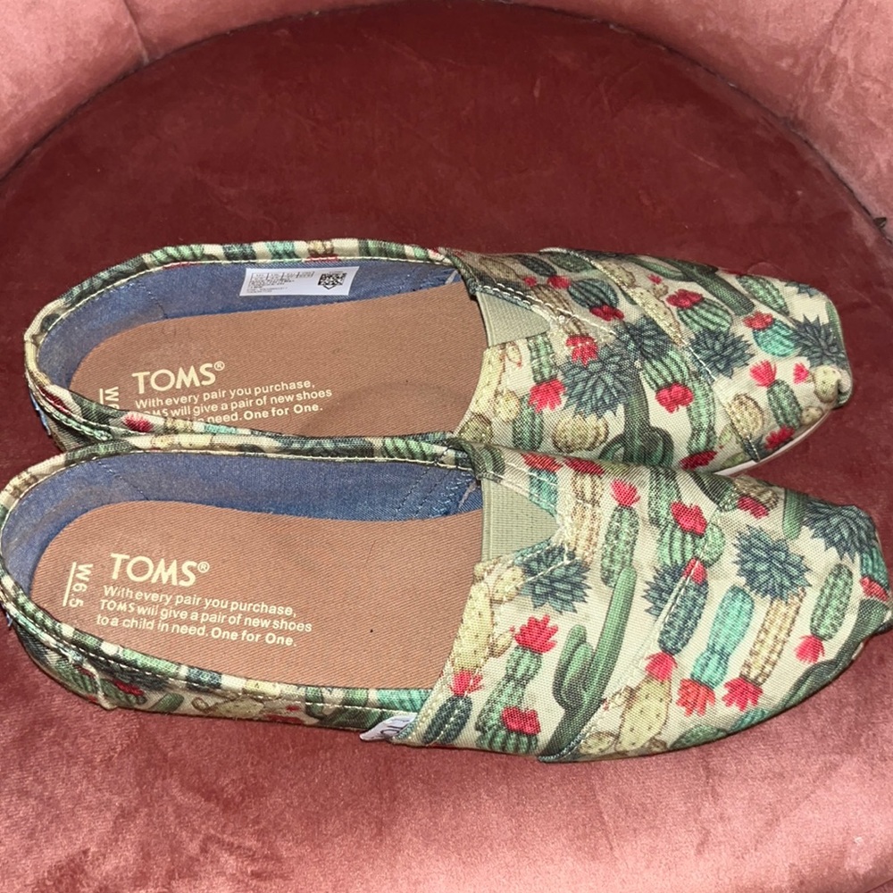 TOMS cactus slip on